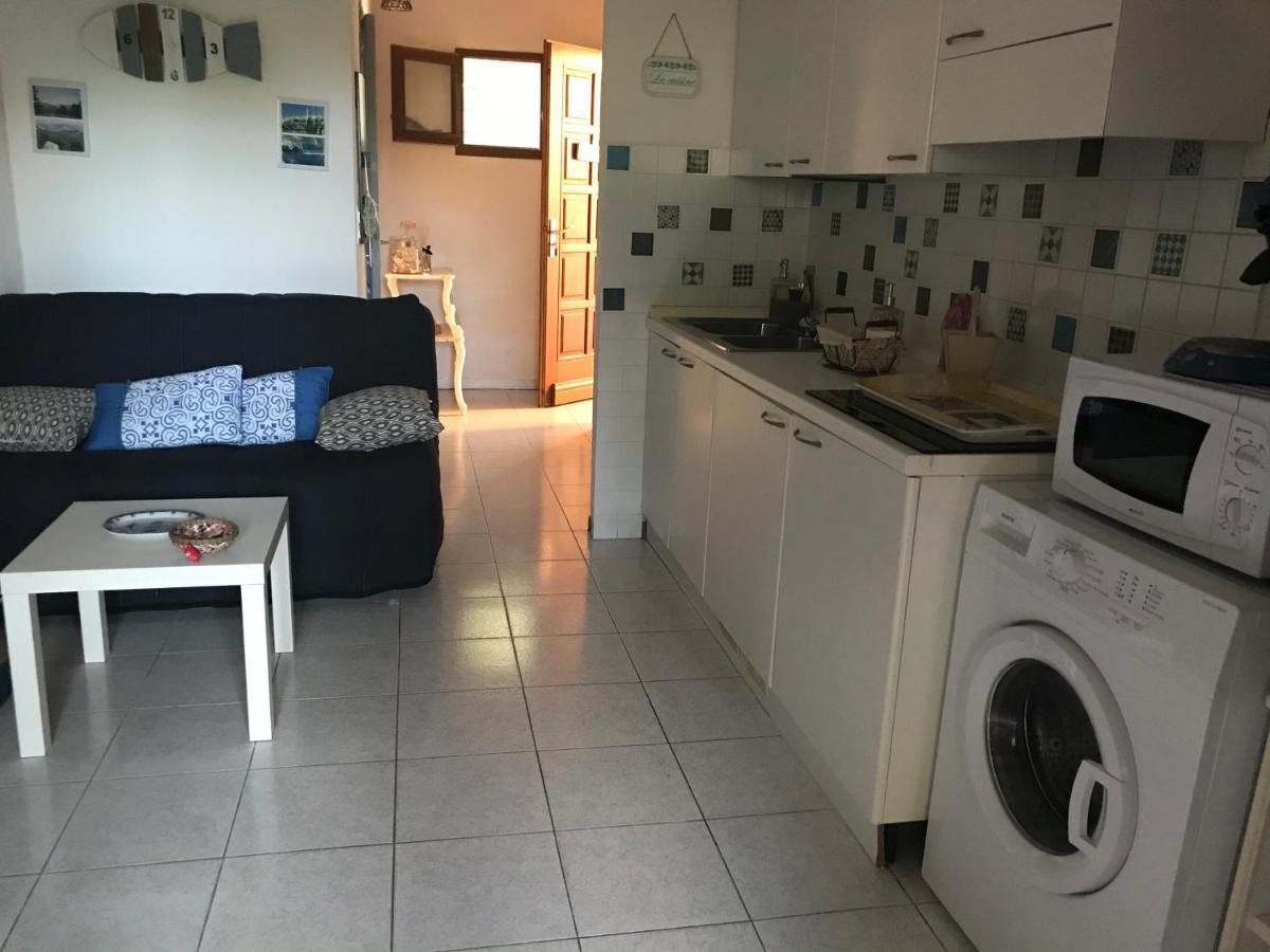 Holiday home Mini Pour 4 A 300m De La Avec Piscine